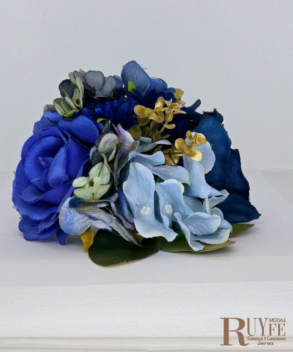Ramillete de flores para flamencas color azul.