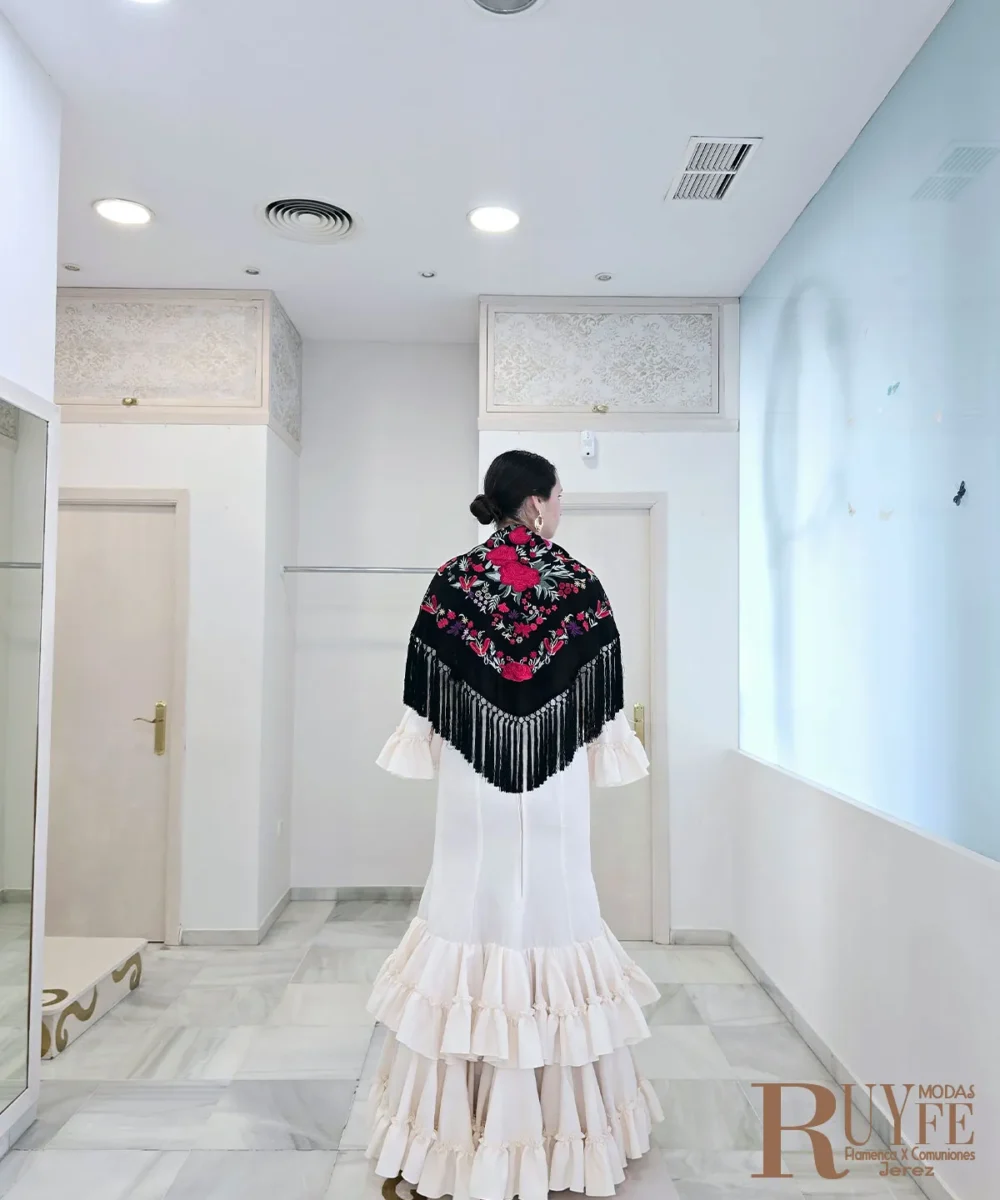 Mantón flamenco color negro