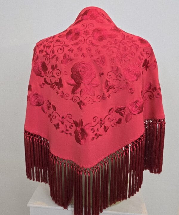 Mantón modelo Jimena color Rojo Monocolor