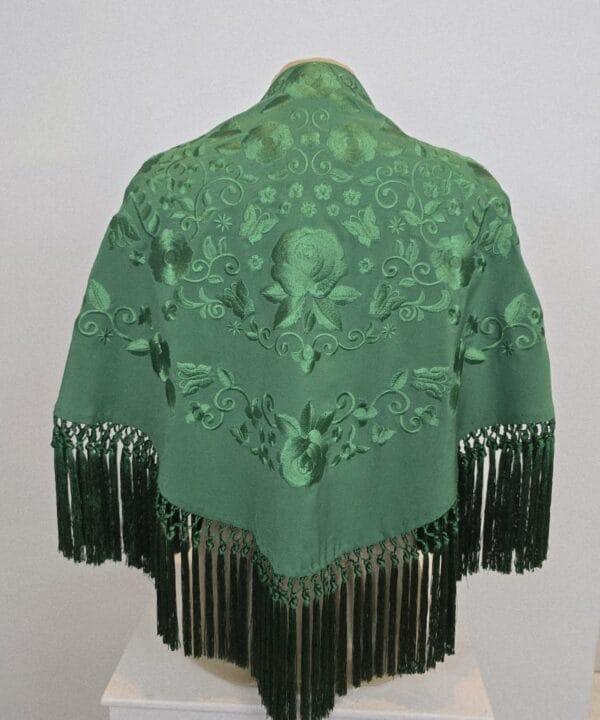 Mantón modelo Jimena color Verde Andalucía