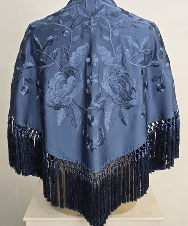 Mantón modelo Sofía color Azul ducado monocolor