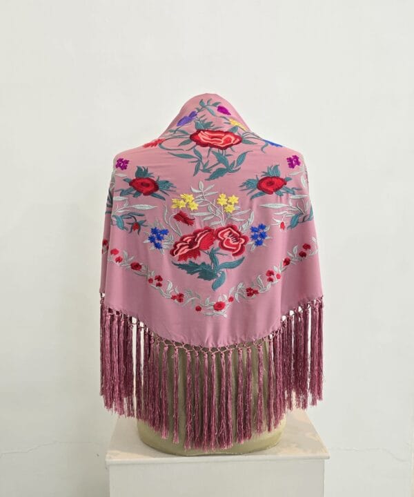 Mantón modelo Maravilla color rosa nude