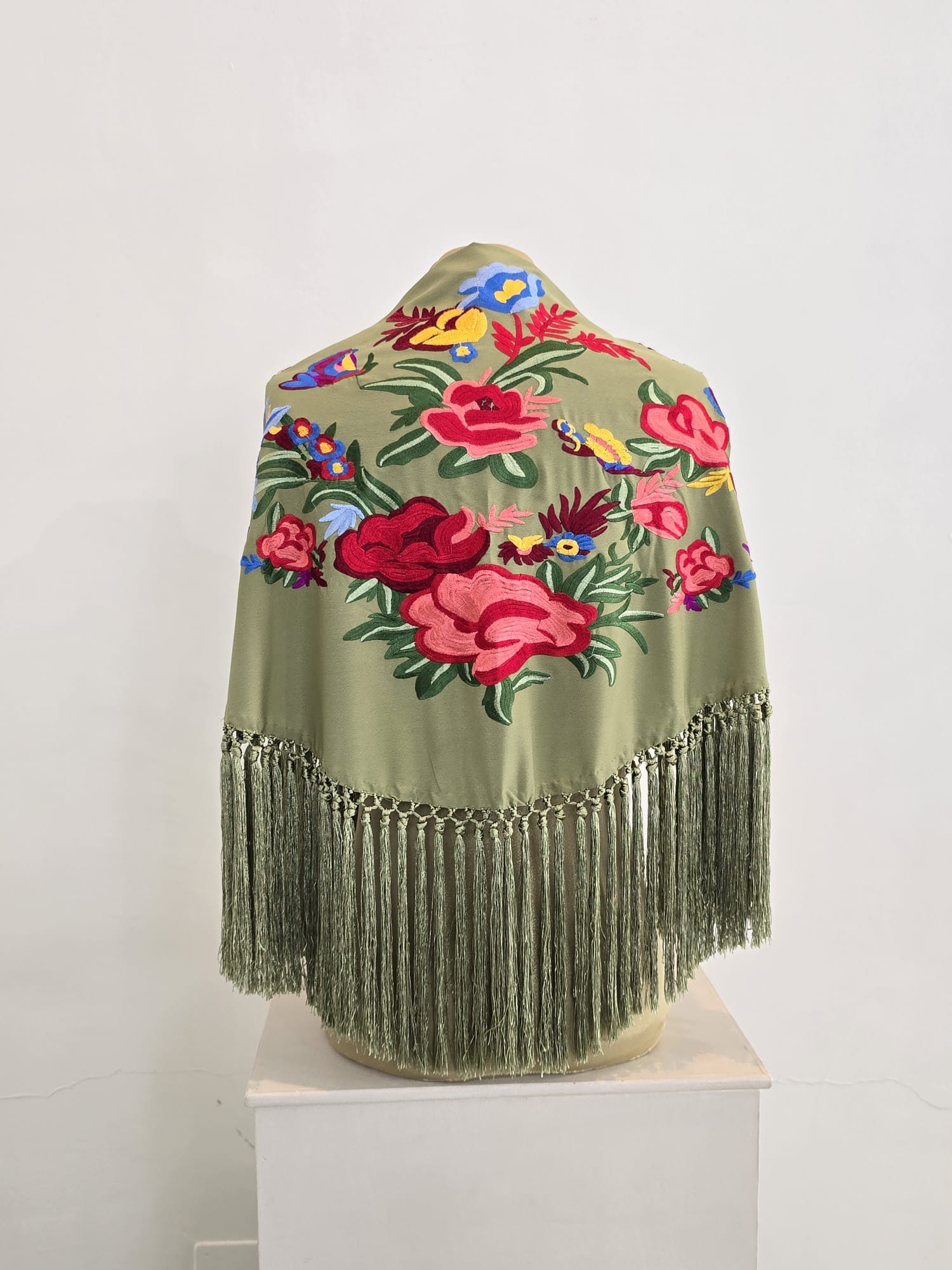 Mantón modelo Primavera color verde