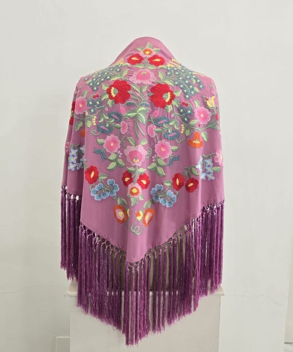 Mantón modelo Floral color rosa nude