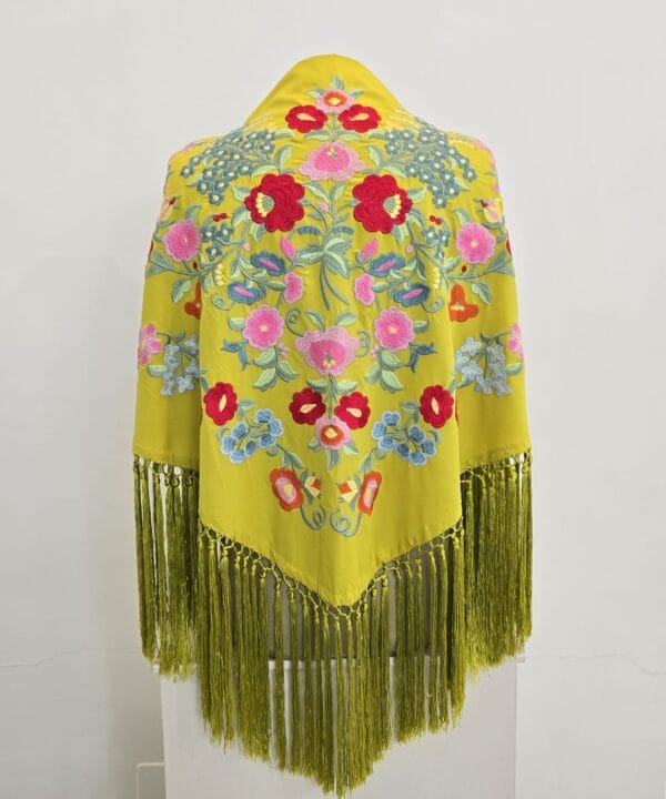 Mantón modelo Floral color lima