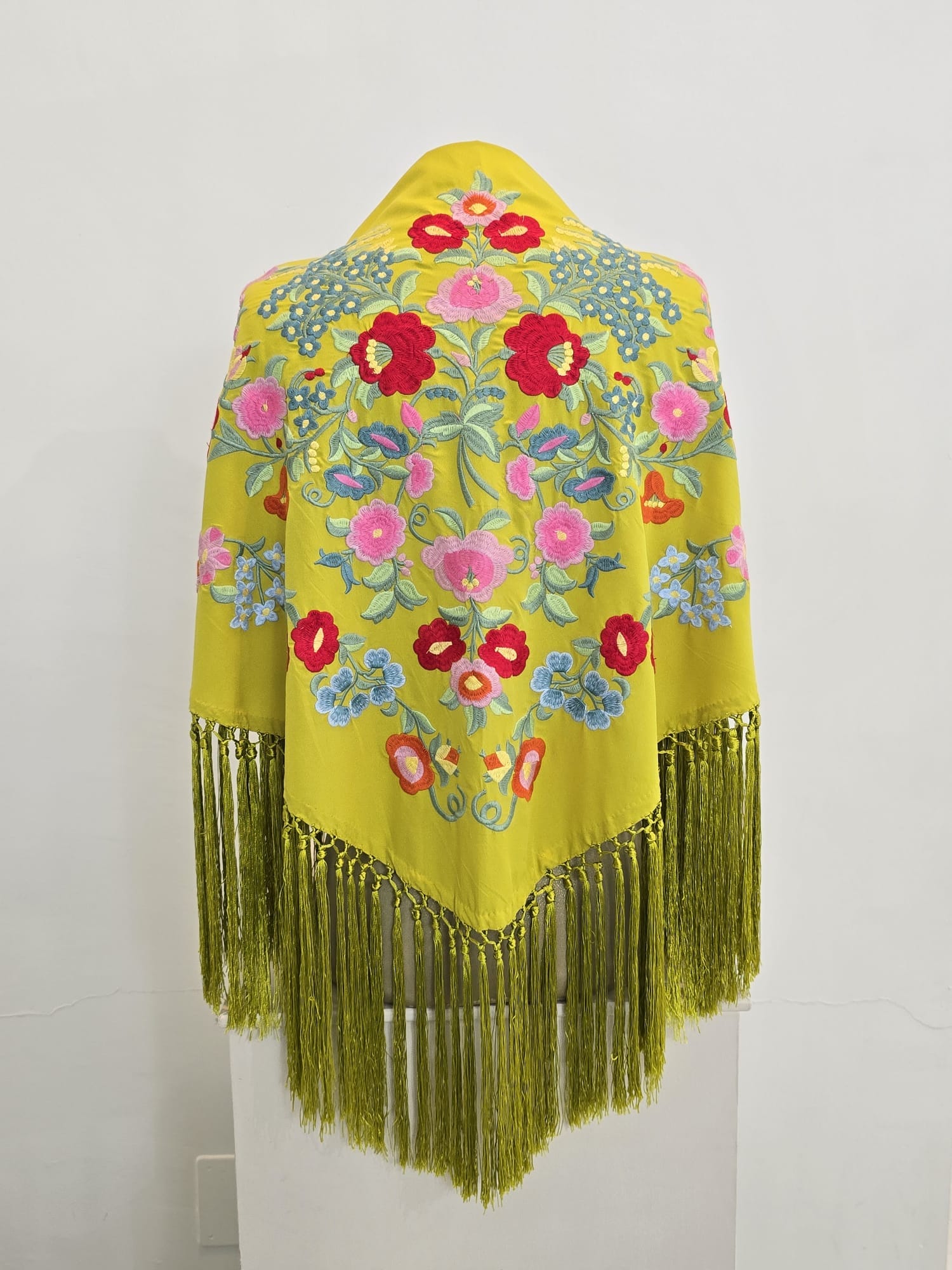 Mantón modelo Floral color lima
