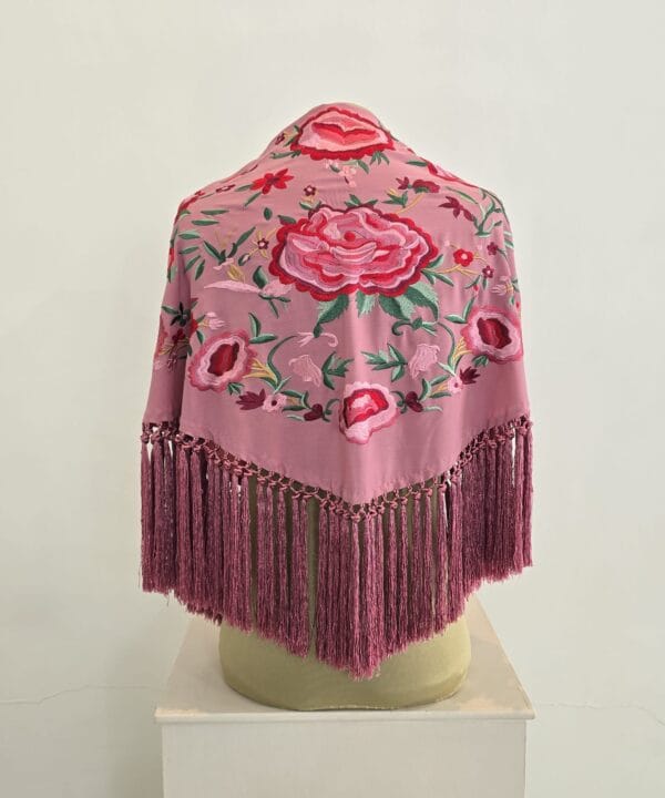 Mantón modelo Loto color rosa nude