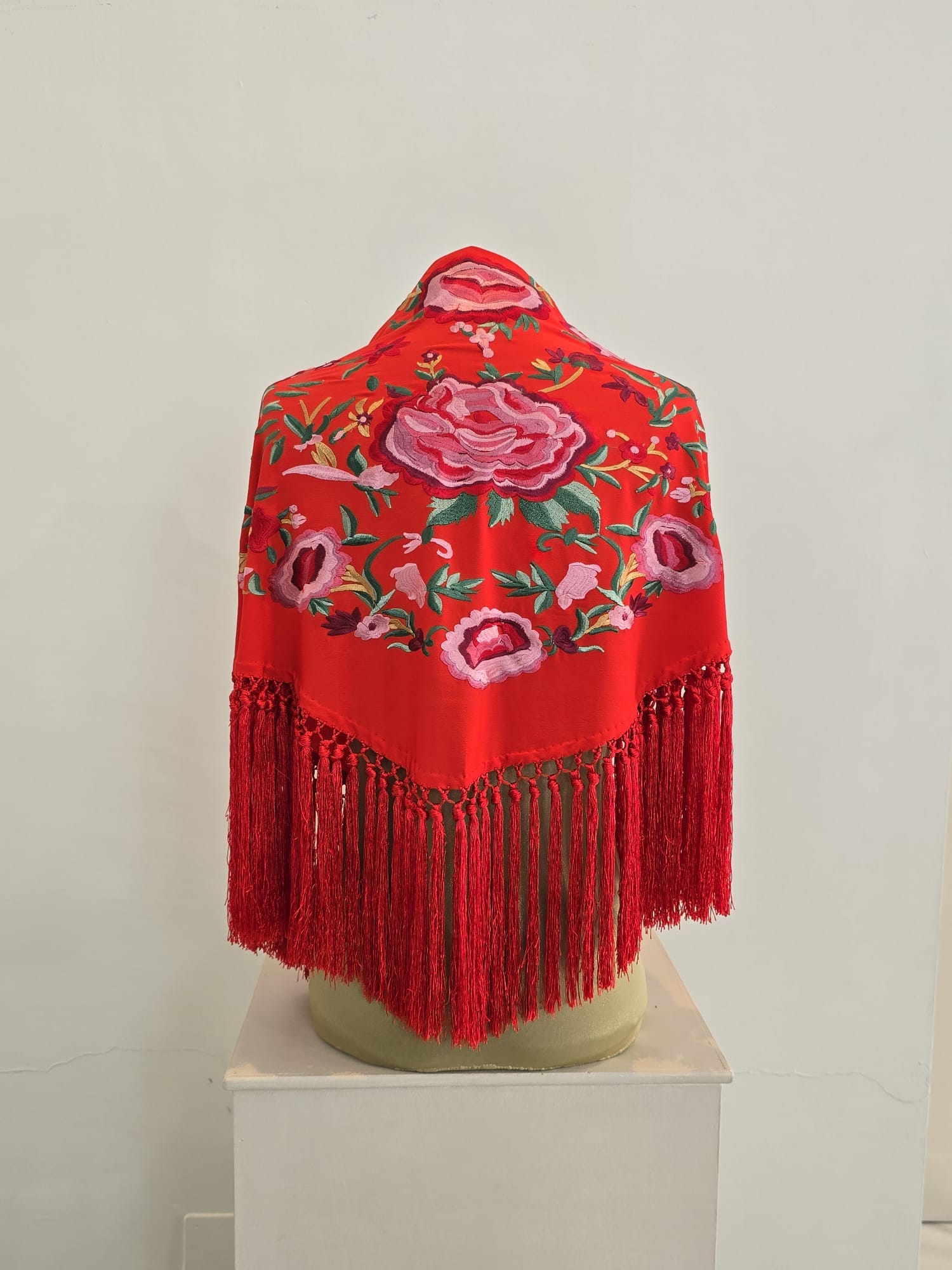 Mantón modelo Loto color rojo