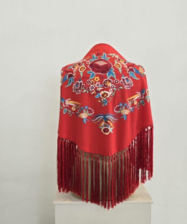 Mantón modelo Pitimini color rojo
