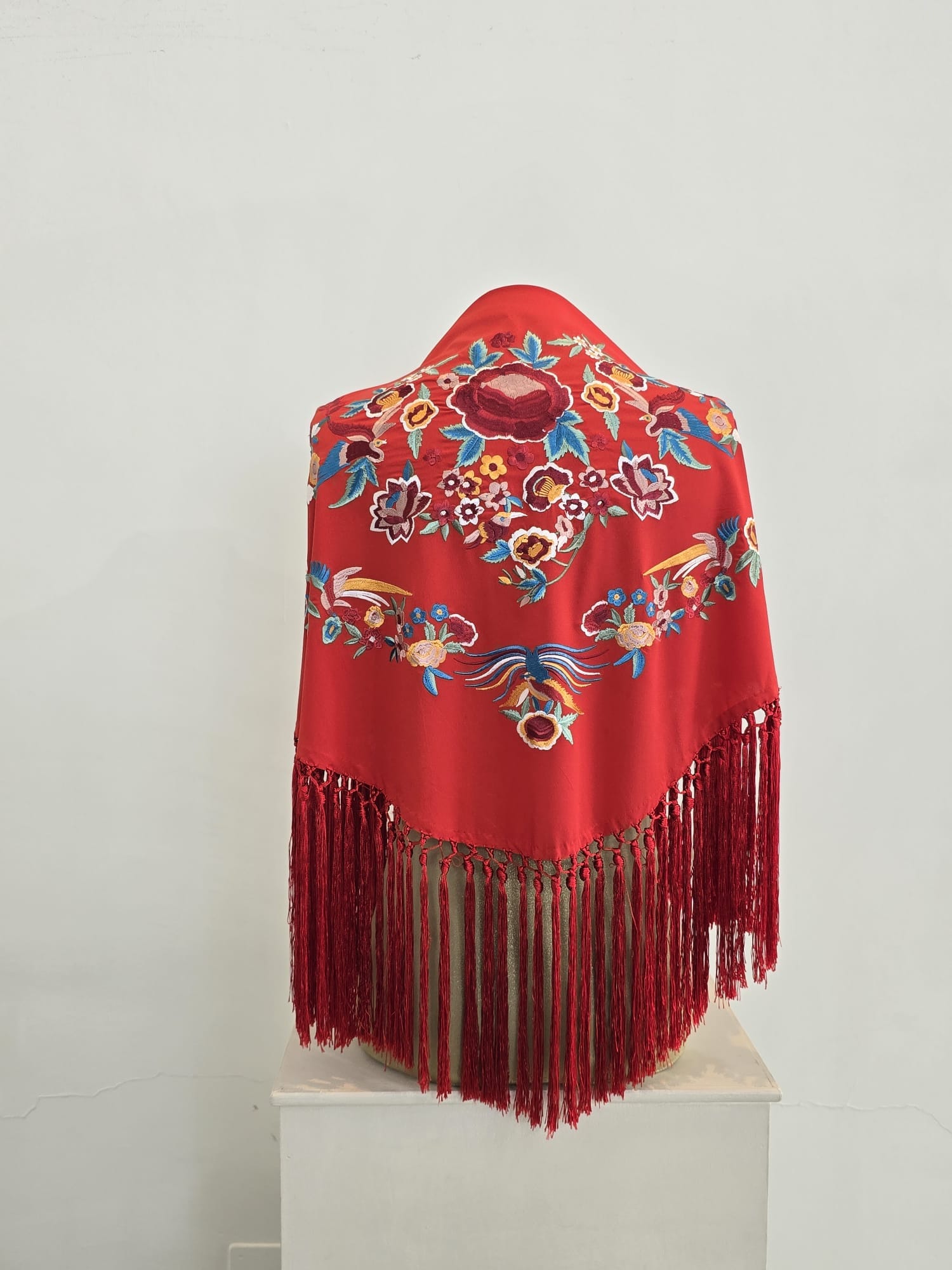 Mantón modelo Pitimini color rojo