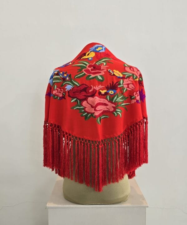 Mantón modelo Primavera color rojo
